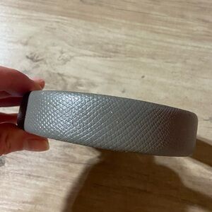 Elegant Gray Textured Headband